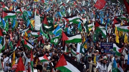 Pakistan, in migliaia hanno manifestato per sostenere Gaza
