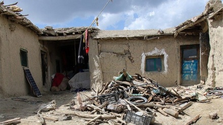 アフガン地震の死者が２０００人超に