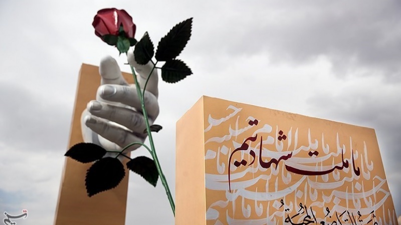 (FOTO) Inaugurazione statua in memoria del martire Soleimani