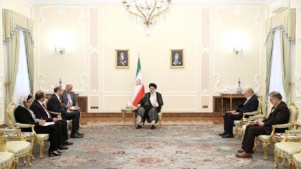 Rəyisi: İroni nəzə ıme ki bəpe votımonon royku Azərbaycan R. iyən Ermənistoni məsələon həl bıbu