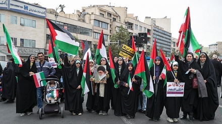 Sebelum Salat Jumat, Warga Iran Unjuk Rasa Kecam Kejahatan Israel (3)