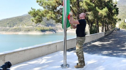 Aliyev  ngre flamurin e azer mbi rajonin e Karabakut