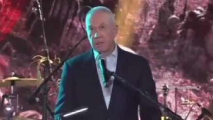 נקטע נאום של יואב גלנט בעקבות קריאות 