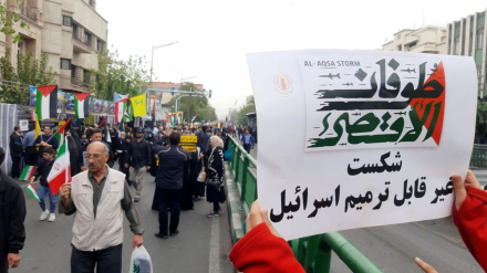 תהלוכות ענק באיראן בגנות מעשי הטבח של הכיבוש הישראלי נגד הפלסטינים