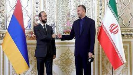 Visita del ministro degli Esteri armeno in Iran 