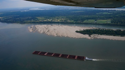 Air Sungai Mississippi Mencapai Rekor Terendah
