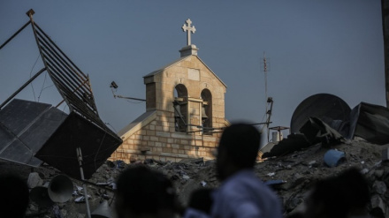 (FOTO) Gaza, bombe di Israele sui cristiani in una chiesa