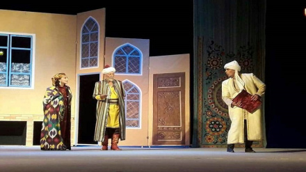 پنجمین جایزه نمایش «طبیب پران» در ایران اهداء شد