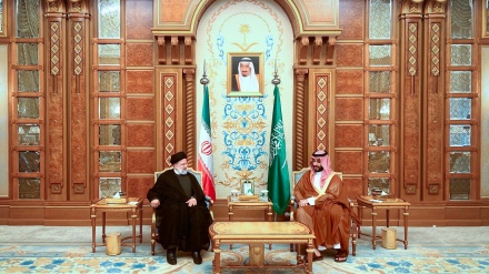 莱希与沙特王储本萨尔曼举行会晤