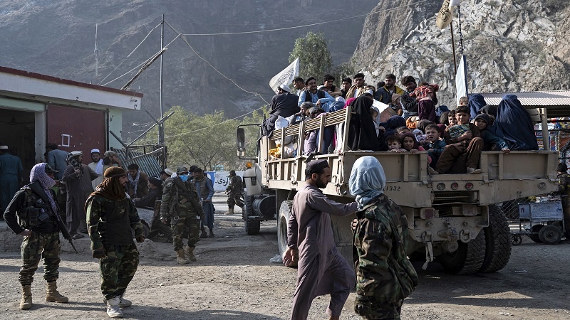 طالبان: اخراج پناهجویان افغان از پاکستان خلاف معیارهای بین‌المللی است