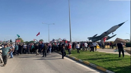 Türkiye'de protestocular İncirlik Hava Üssü'ne girmeye çalıştı