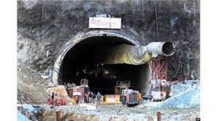 India: Il salvataggio di decine di lavoratori dopo 17 giorni di prigionia nel tunnel