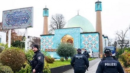 Germania, attacco della polizia ai centri islamici di Amburgo