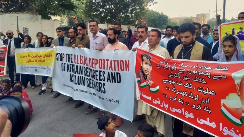 تظاهرات علیه اخراج پناهجویان افغان از پاکستان