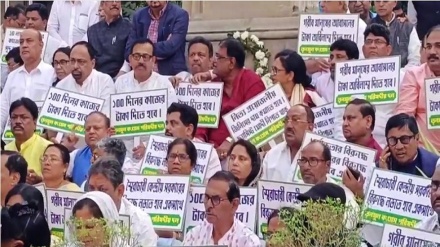 কেন্দ্রীয় সরকারের বিরুদ্ধে বঞ্চনার অভিযোগে বিধানসভা চত্বরে ৩ দিনের প্রতিবাদ কর্মসূচি তৃণমূলের 