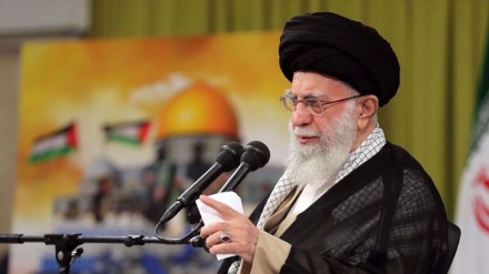 Ayatollah Khamenei to Muslim states: Halt exports of oil and other commodities to Tel Aviv