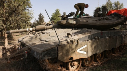 Israeli tanks target areas in Gaza in violation of truce after ceasefire extended