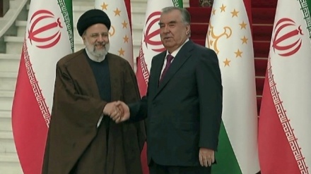 Il benvenuto ufficiale del Presidente del Tagikistan al Presidente della Repubblica Islamica dell'Iran