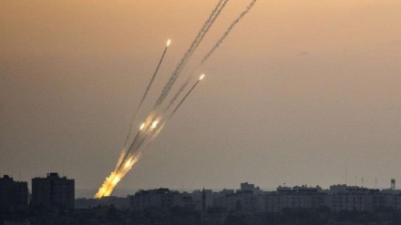 Razzi da Gaza, 3 feriti a Tel Aviv, uno è grave