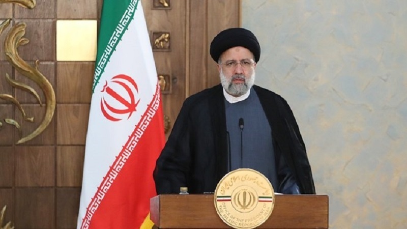 « سیدابراهیم رئیسی» رئیس جمهوری اسلامی ایران روز چهارشنبه پیش از عزیمت به تاجیکستان در فرودگاه مهرآباد