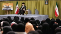 イラン・イスラム革命最高指導者のハーメネイー師とイラン人学生や児童生徒らの会と