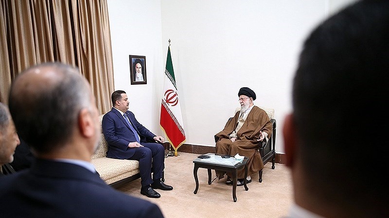 Ayatullah al-Udzma Sayid Ali Khamenei dan PM Irak Mohammed Shia\' Al Sudani, Tehran, Senin (6/11/2023).