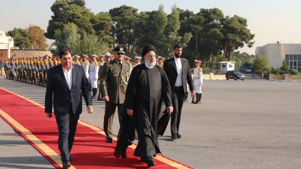 イラン大統領がサウジ訪問、ＯＩＣ緊急会議に出席のため（動画）
