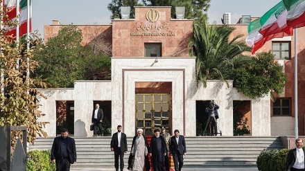 Tingkatkan Hubungan Bilateral, Presiden Iran Kunjungi Tajikistan