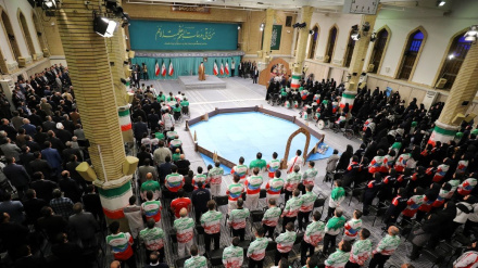 Asiya və Para-Asiya Oyunlarının idman çempionlarının İnqilab Rəhbəri ilə görüşü başlayıb