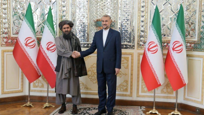 د ایران له خارجه وزیر سره د طالبانو د اقتصادي پلاوي کتنه