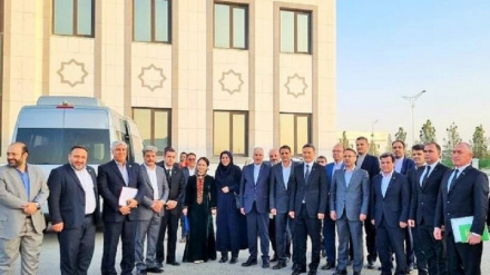 Sarahs serhedinde Eýranyň we Türkmenistanyň gümrük işleri 24 sagat bolýar