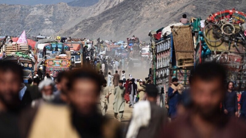  Pakistan-Afghanistan border crossing overwhelmed as Afghans face expulsion 