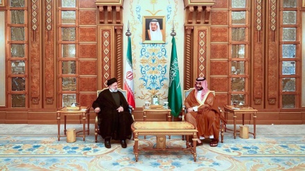  Raeisi, bin Salman  meet in first encounter since rapprochement 