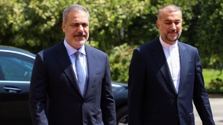 İroni xarıci vəzir bə Tırkiyə səfə 