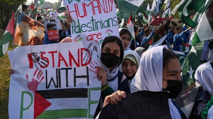 Pakistani school children stage 'Gaza March'