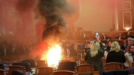 Situatë kaotike në Parlamentin e Shqipërisë