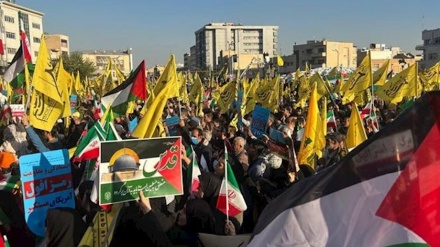 Iranians unite in demonstrations supporting Palestinians