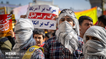 (FOTO) Iran, bambini in piazza per solidarieta' ai piccoli di Gaza - 2