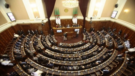 Parlemen Aljazair Mengizinkan Presiden Berperang dengan Israel