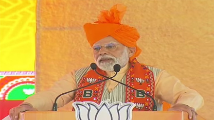 कांग्रेस जहां- जहां आती है, वहां- वहां आतंकवादी और दंगाई बेलगाम हो जाते हैं