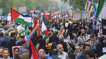 בני העם האיראני פתחו בצעדות ענקיות כאות תמיכה בפלסטינים