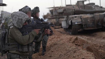 Le immagini delle truppe israeliane in edificio del Parlamento di Gaza City