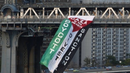 Usa, 1000 sostenitori della Palestina sul ponte Manhattan: 'basta aiuti a Israele'
