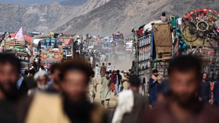 Tausende Afghanen überschwemmen Grenze vor pakistanischer Ausweisungsfrist