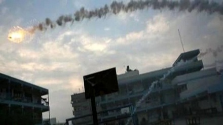 イスラエル軍が、ガザのＵＮＲＷＡ学校を白リン弾で攻撃