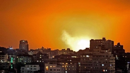イスラエルが引き続きガザを爆撃