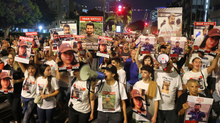 Protesta e familjeve të izraelitëve të kapur robë në Tel Avivi/Foto