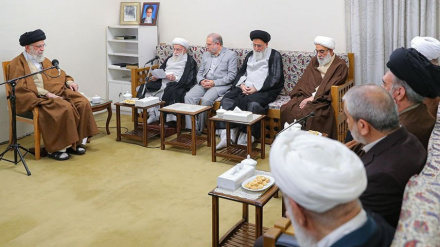 מנהיג המהפכה האסלאמית מקבל את חברי המועצה לשמירת החוקה