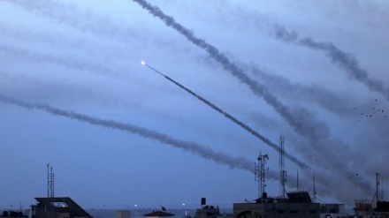 Rezistenca palestineze i kundërpërgjigjet me sulme raketore forcave ushtarake speciale sioniste