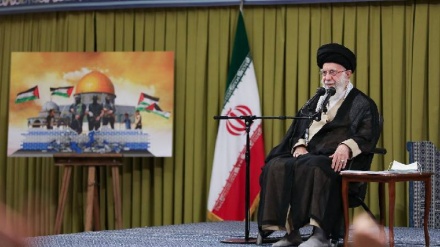 Leader, politica permanente dell’Iran è di sostenere resistenza palestinese contro occupanti sionisti